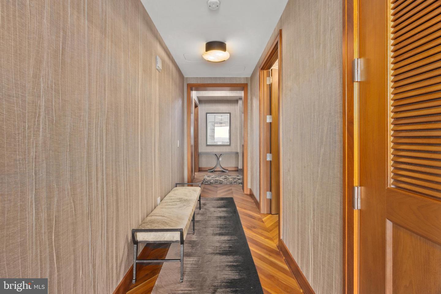 300 International Dr #2201 Property Photo 2
