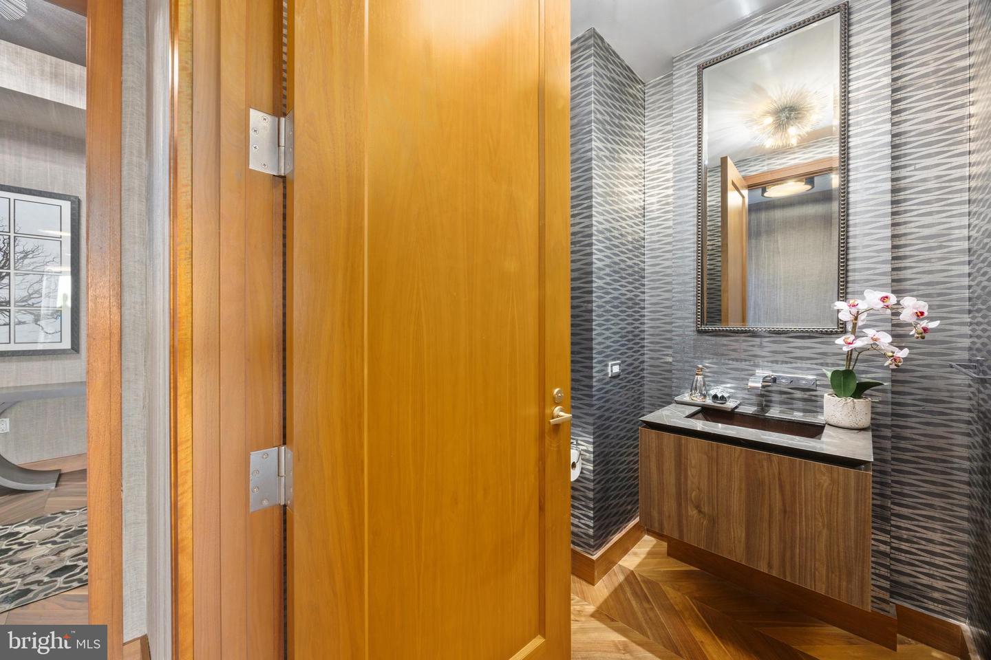 300 International Dr #2201 Property Photo 3
