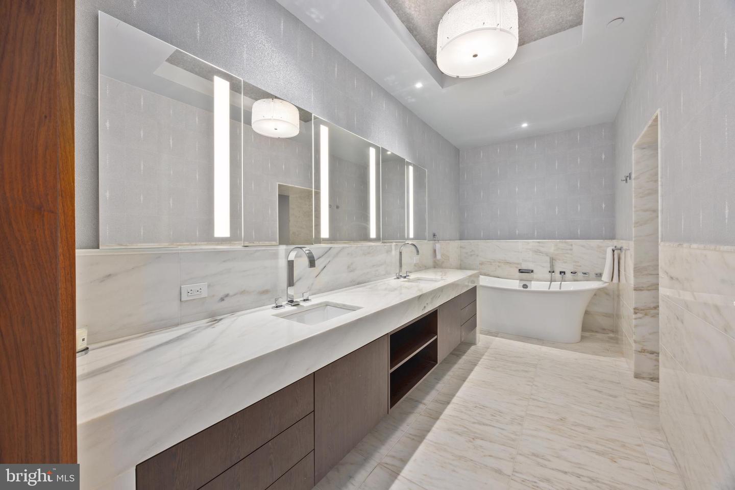 300 International Dr #2201 Property Photo 27