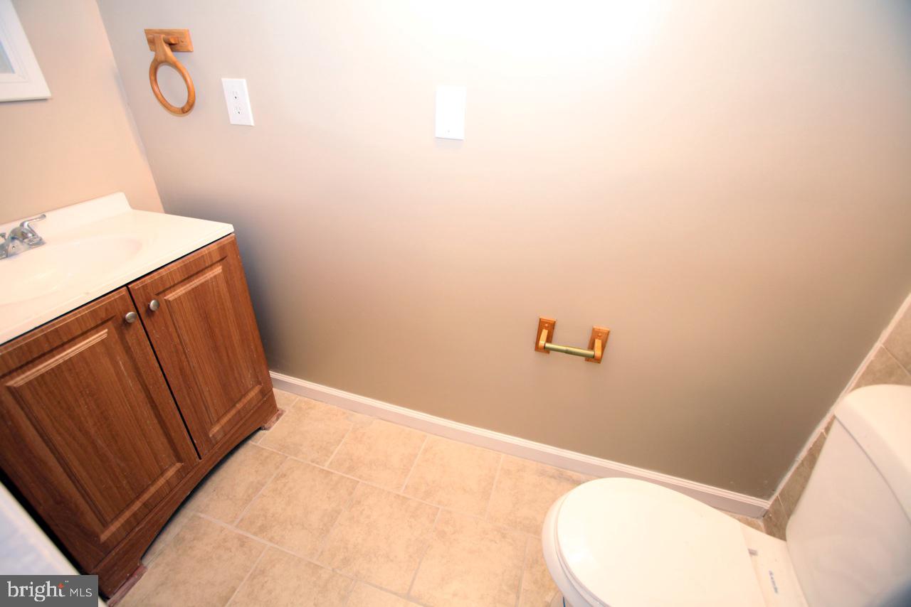 864 Carroll St Property Photo 10