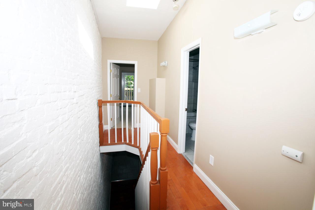 864 Carroll St Property Photo 11