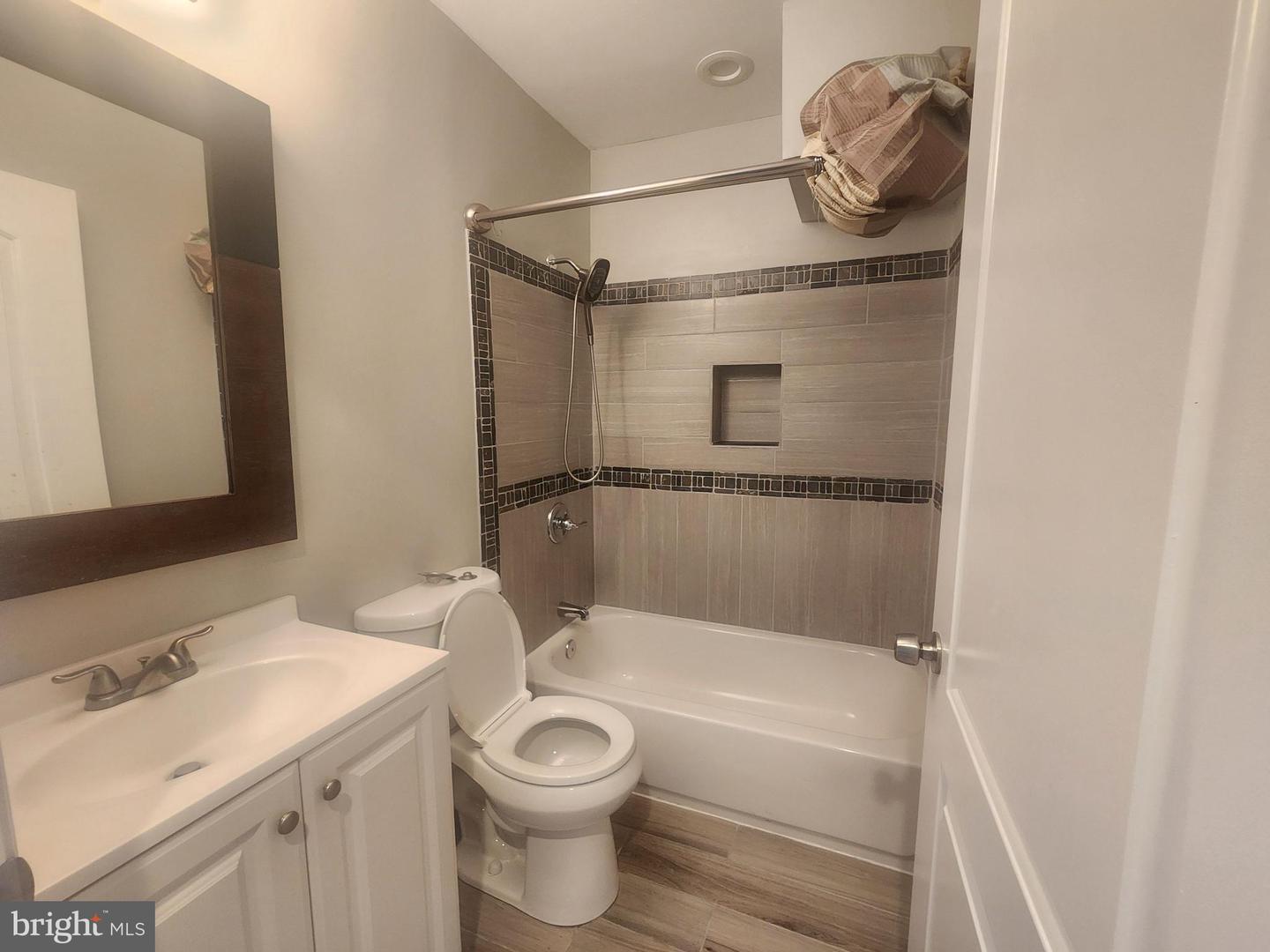 303 Folcroft St Property Photo 7