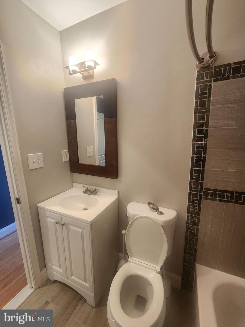 303 Folcroft St Property Photo 8
