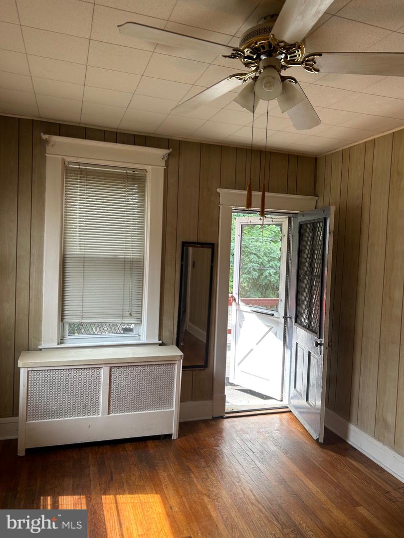 3216 Burleith Ave Property Photo 2