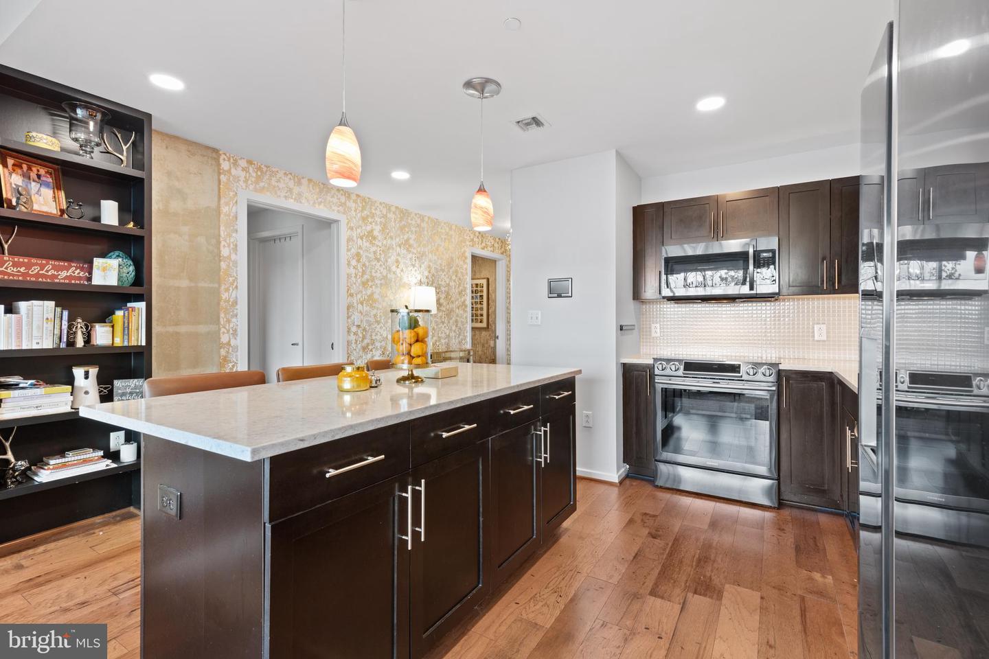 1200 Steuart St #425 Property Photo 5