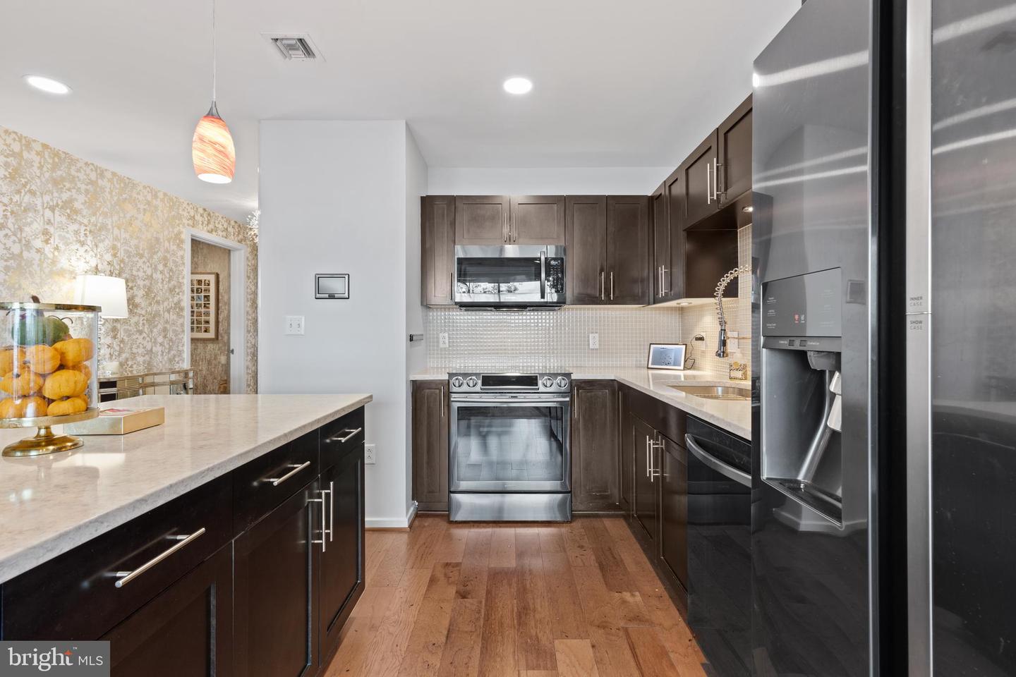 1200 Steuart St #425 Property Photo 6