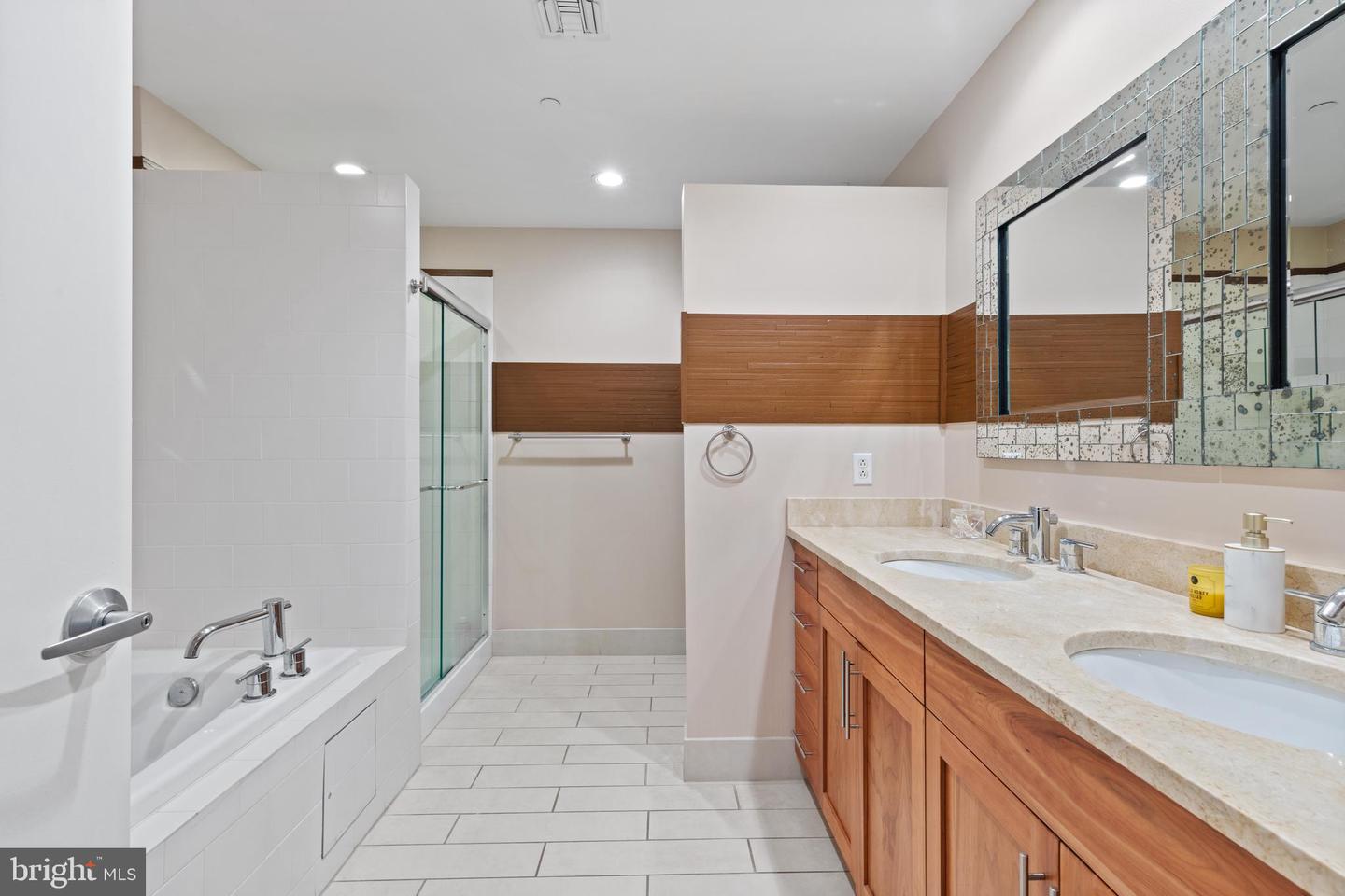 1200 Steuart St #425 Property Photo 30