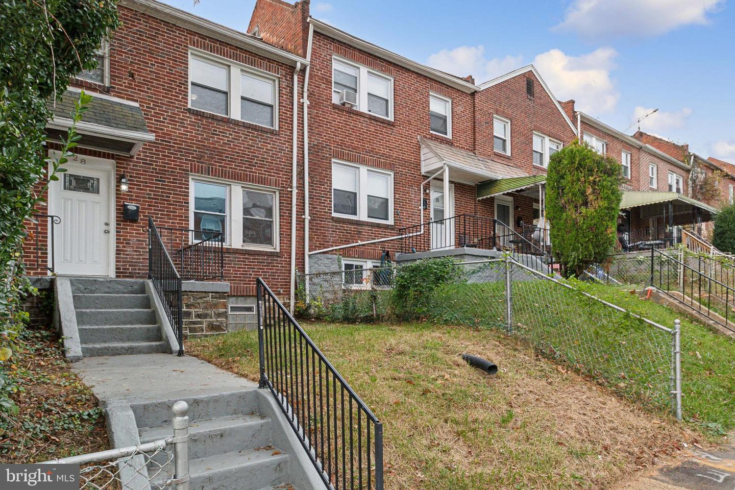 28 Bernice Ave S Property Photo 2