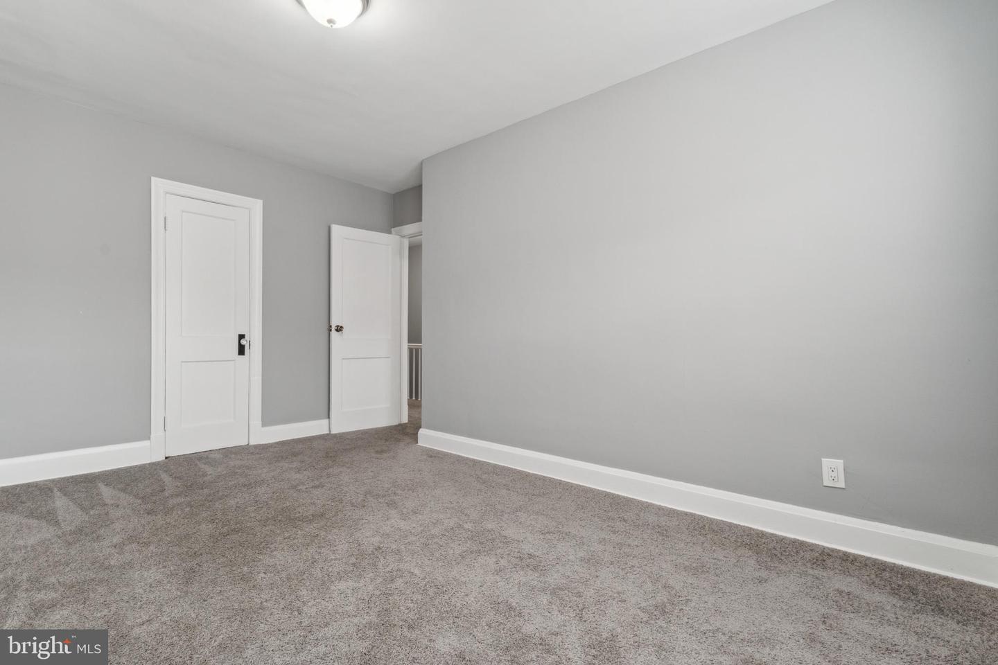 28 Bernice Ave S Property Photo 18