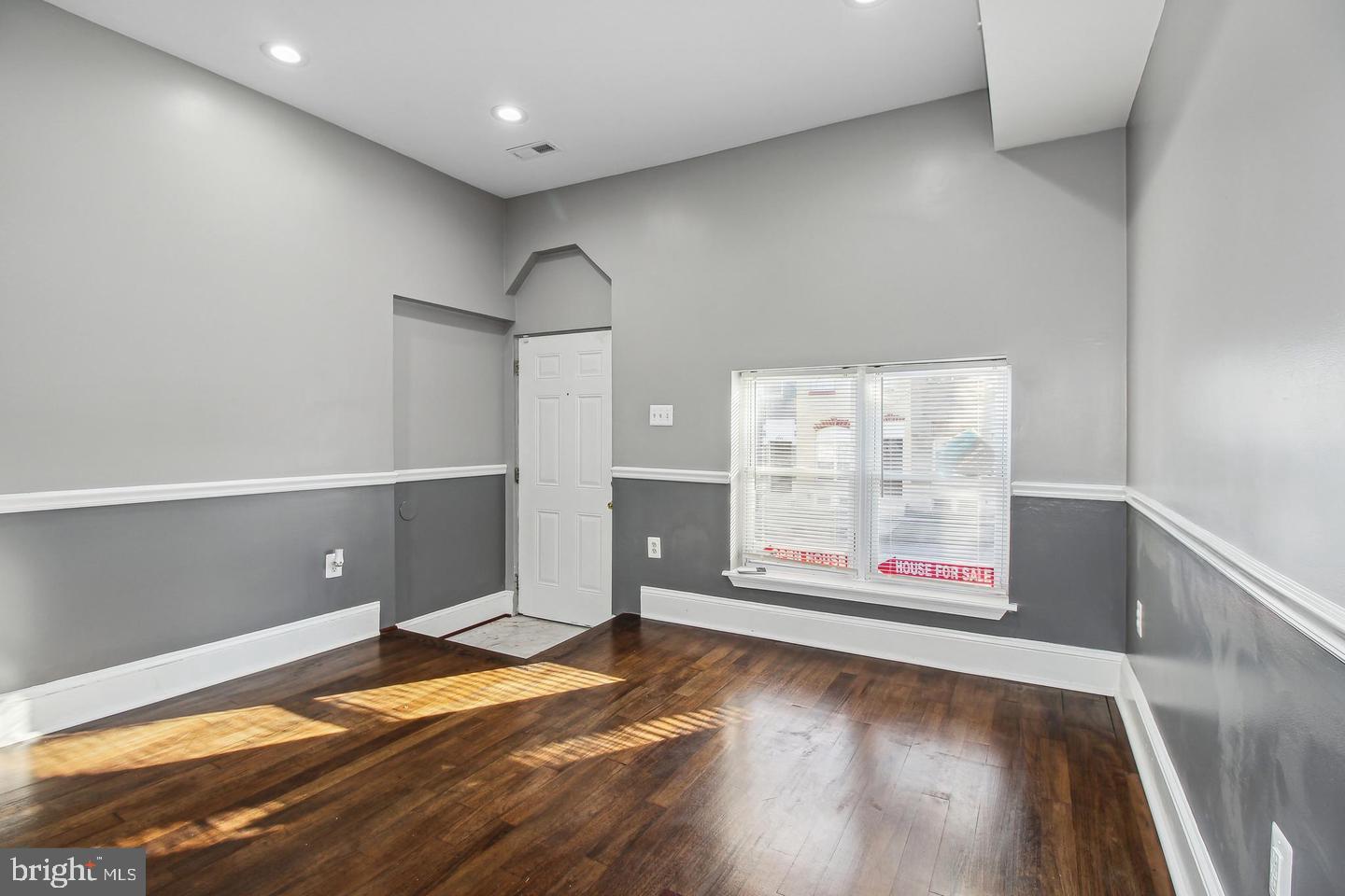 1806 E Lafayette Ave Property Photo 2