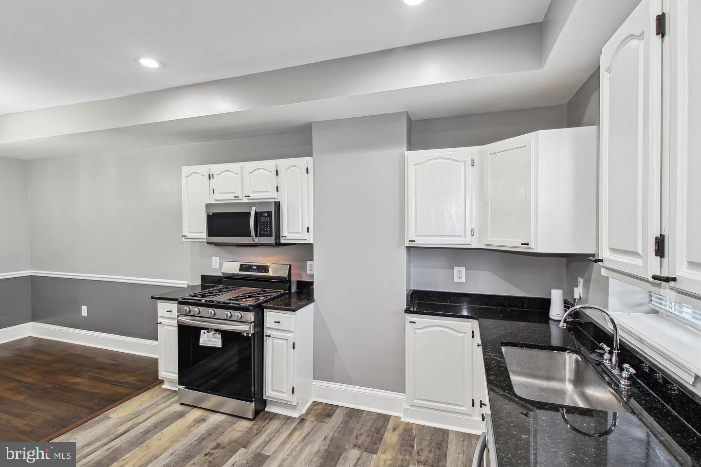 1806 E Lafayette Ave Property Photo 3