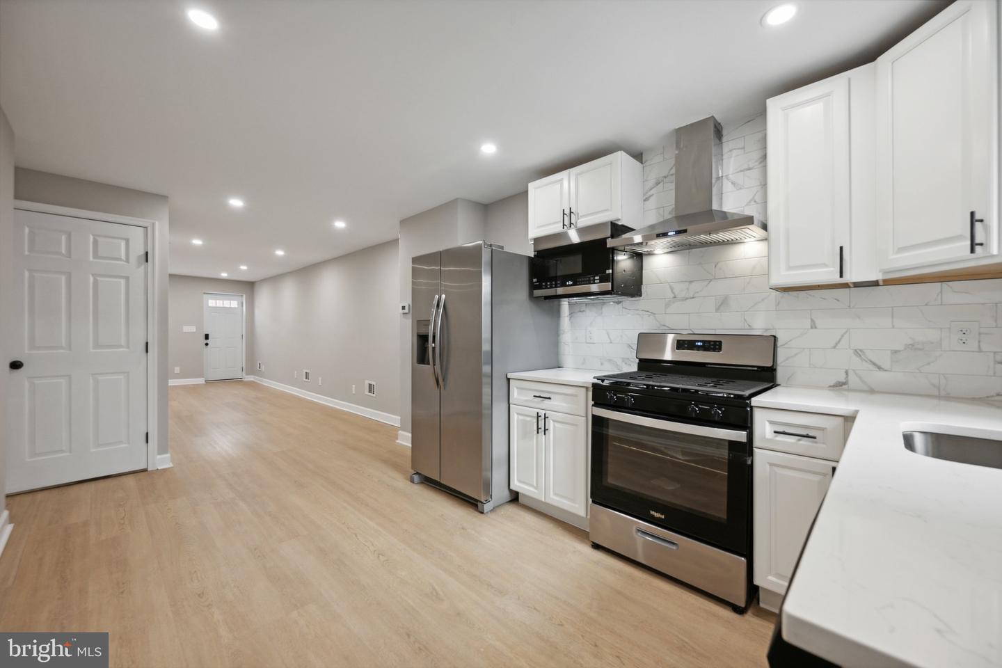 1155 Washington Blvd Property Photo 5
