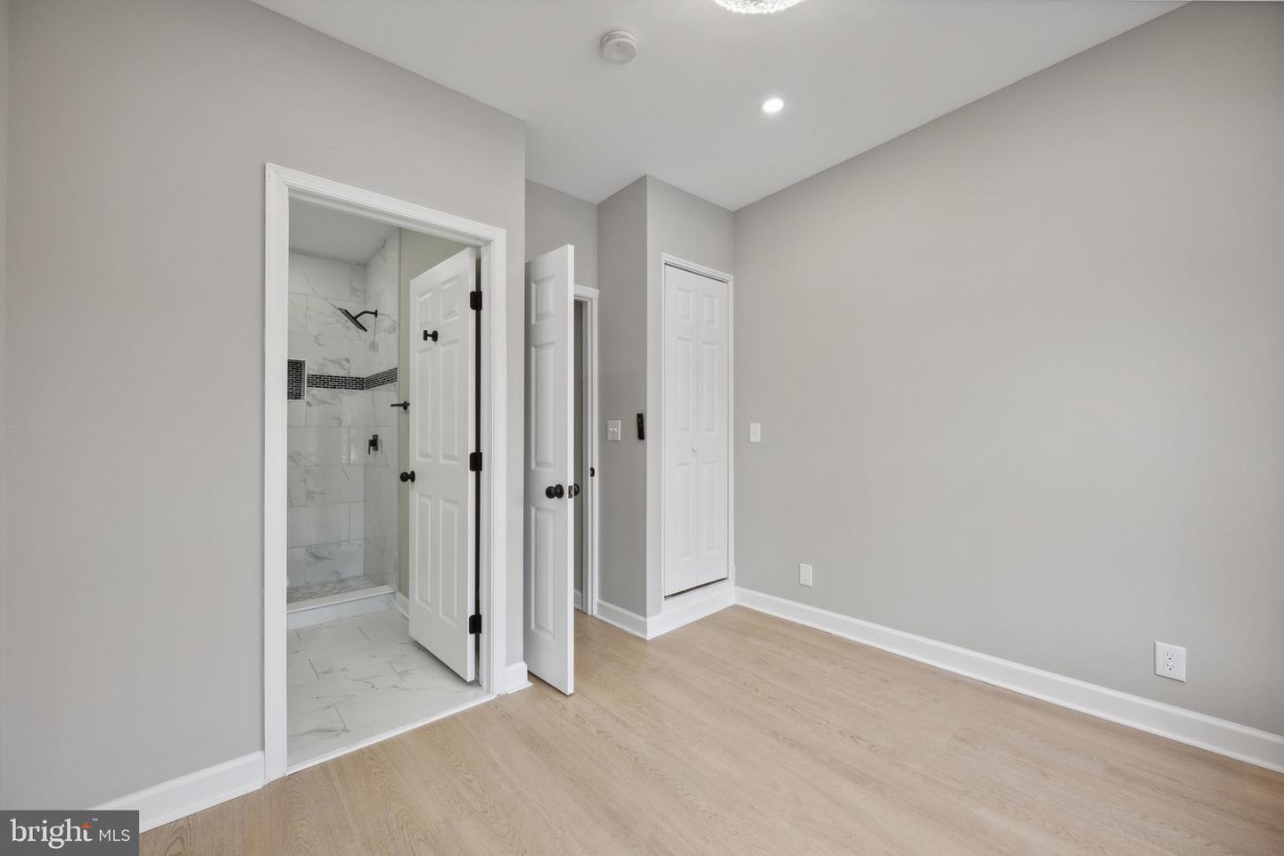 1155 Washington Blvd Property Photo 9