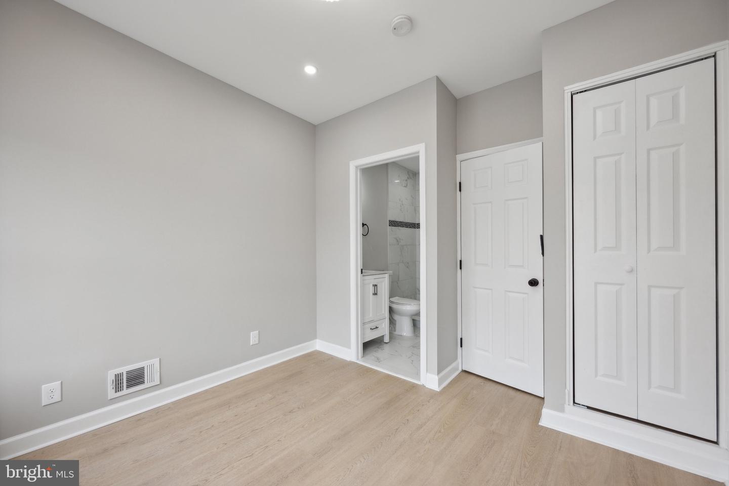 1155 Washington Blvd Property Photo 10