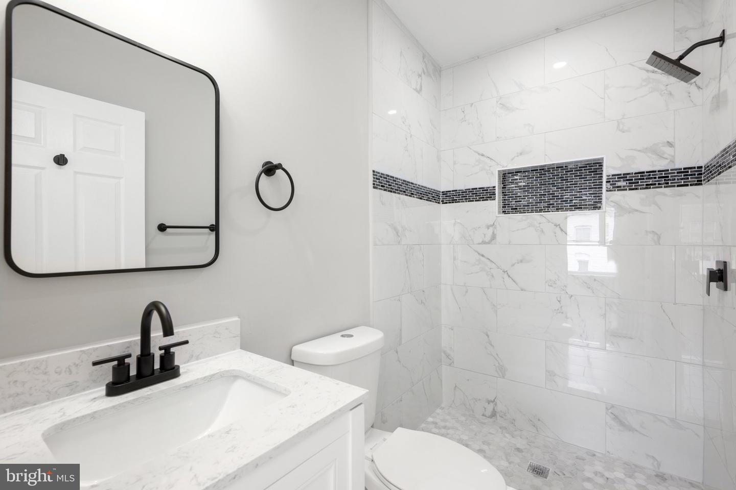 1155 Washington Blvd Property Photo 11