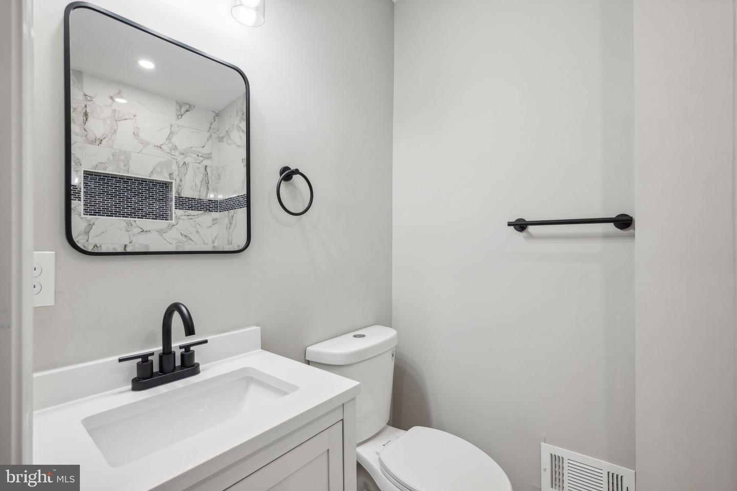 1155 Washington Blvd Property Photo 16