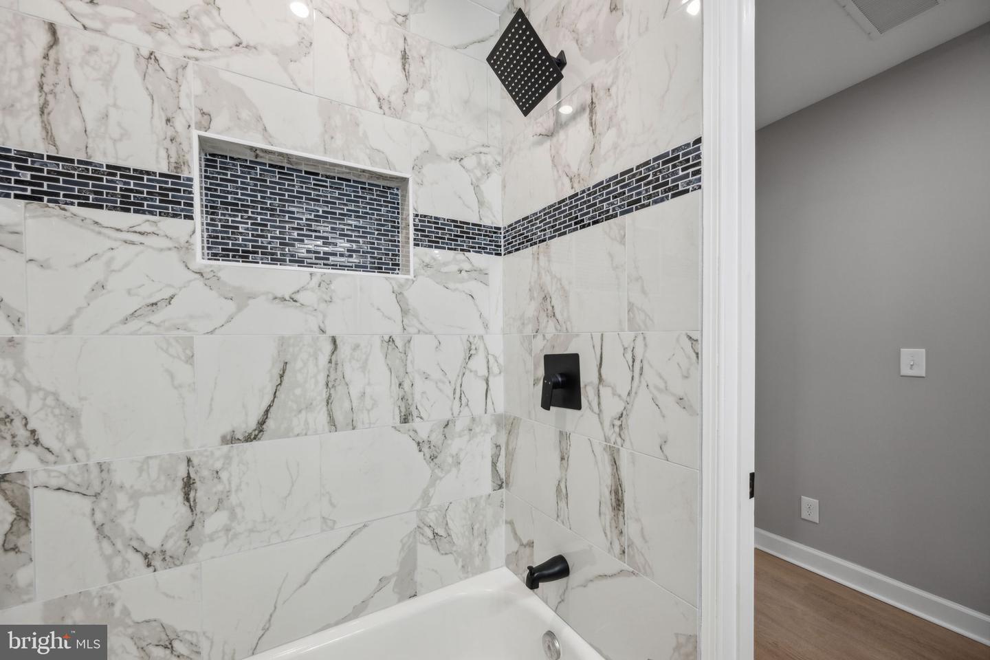 1155 Washington Blvd Property Photo 17