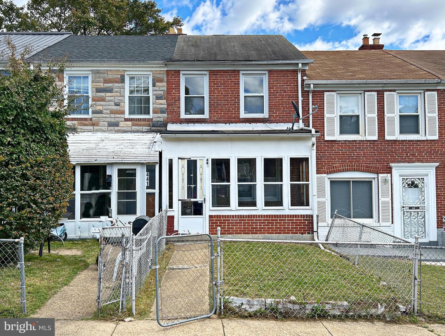 443 Roundview Rd Property Photo 1