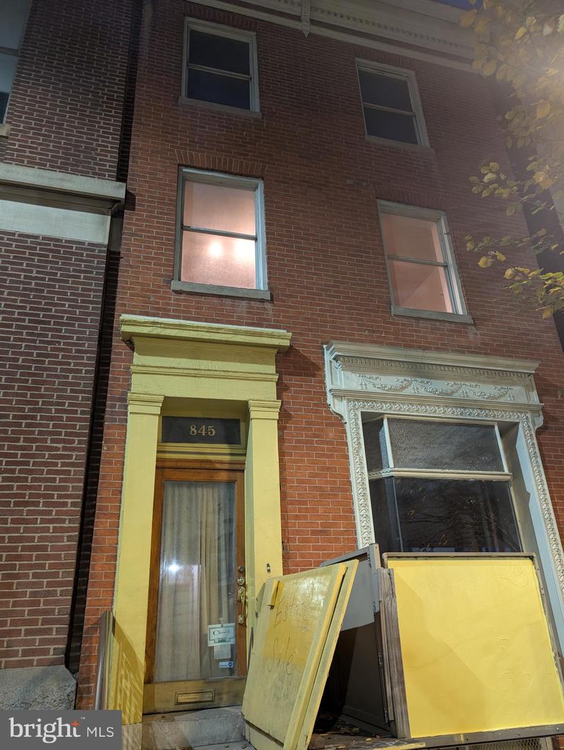 845 N Howard St Property Photo 5