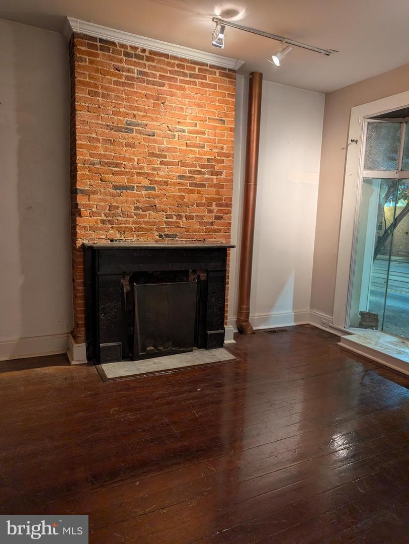 845 N Howard St Property Photo 11