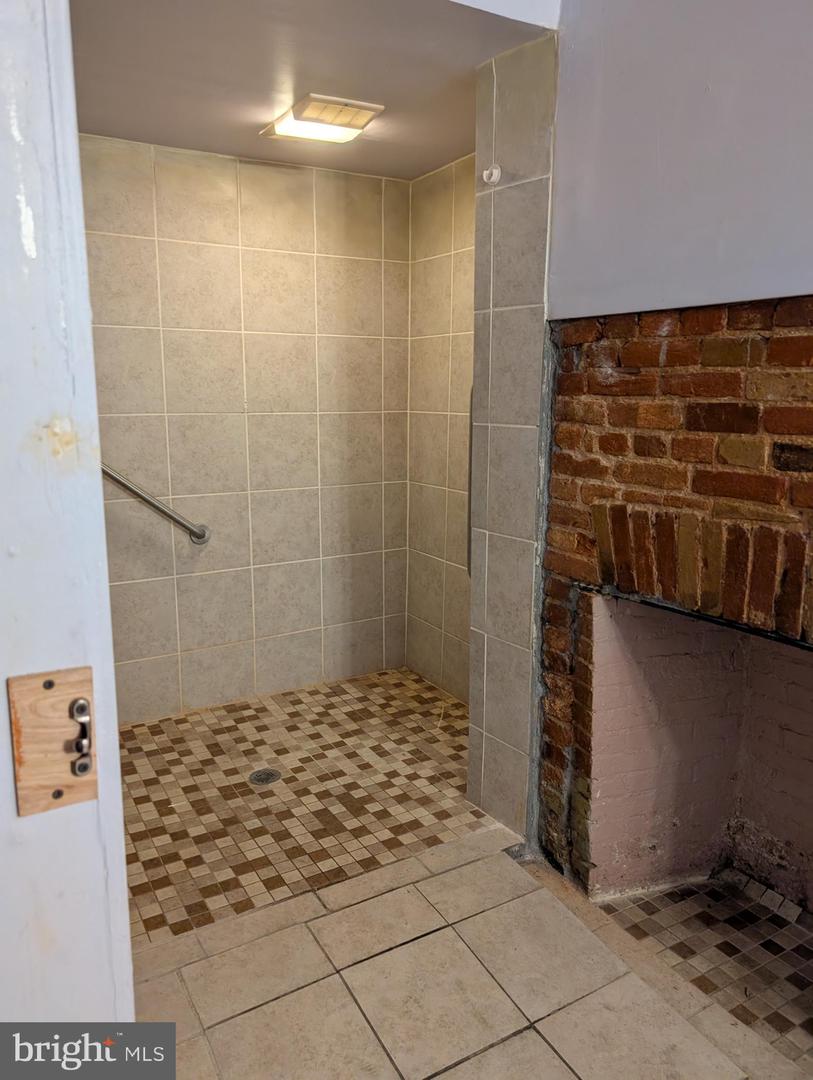845 N Howard St Property Photo 15
