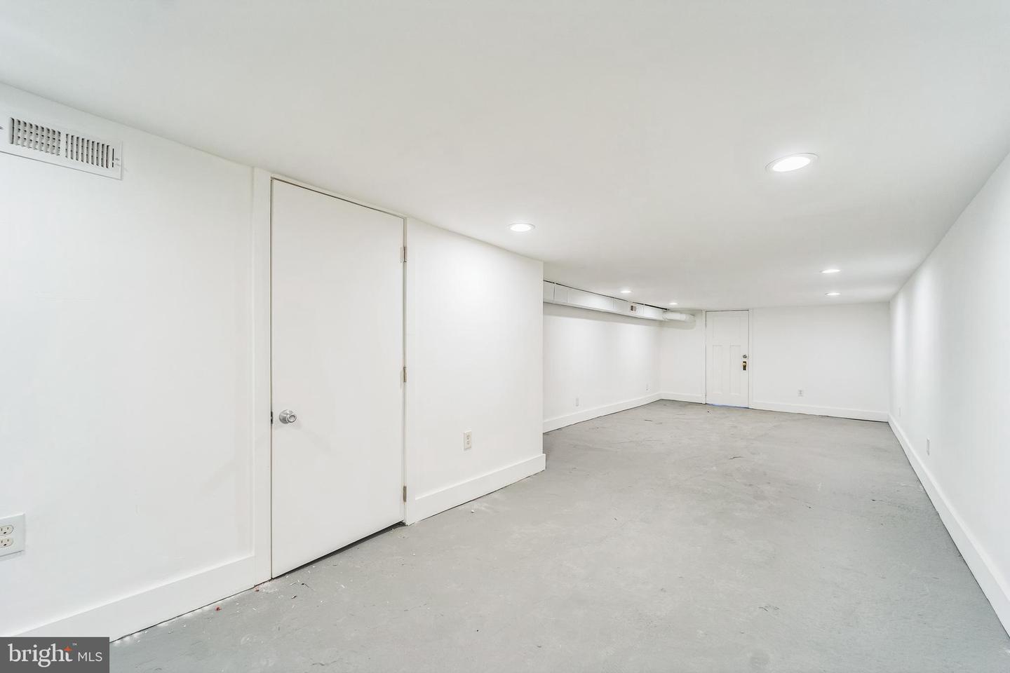 829 Chauncey Ave Property Photo 32