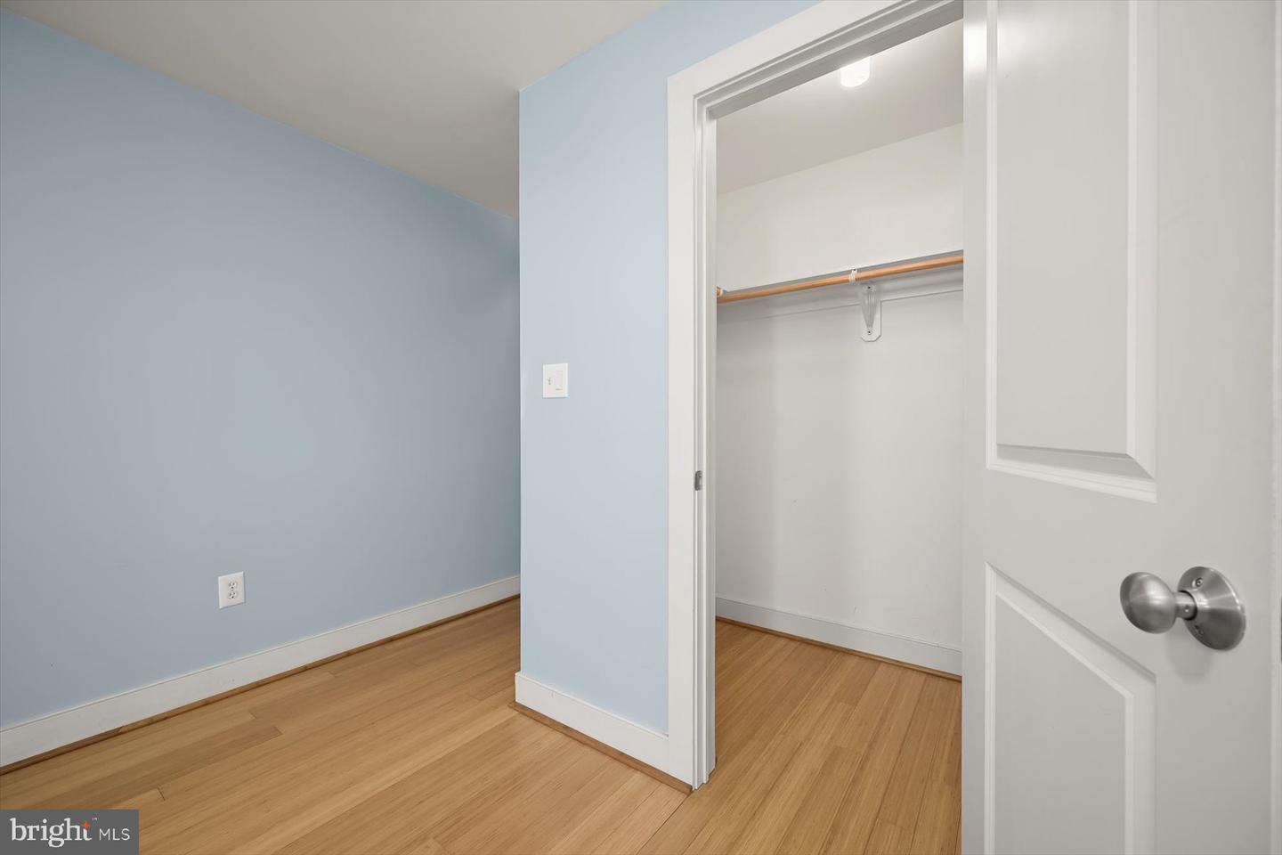2406 E Fairmount Ave Property Photo 44
