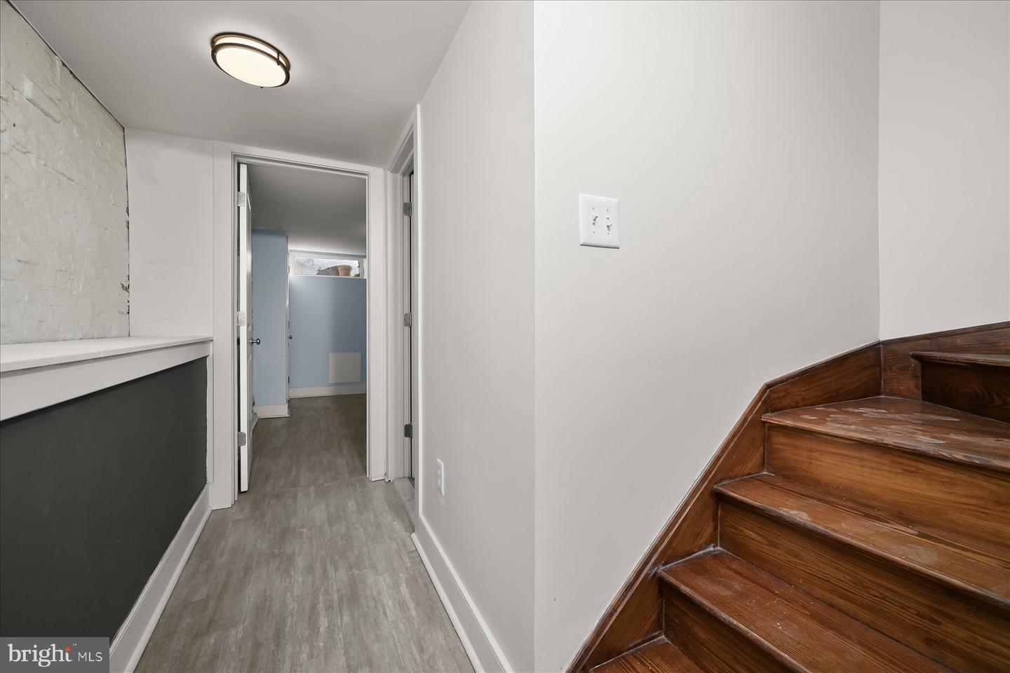 2406 E Fairmount Ave Property Photo 45