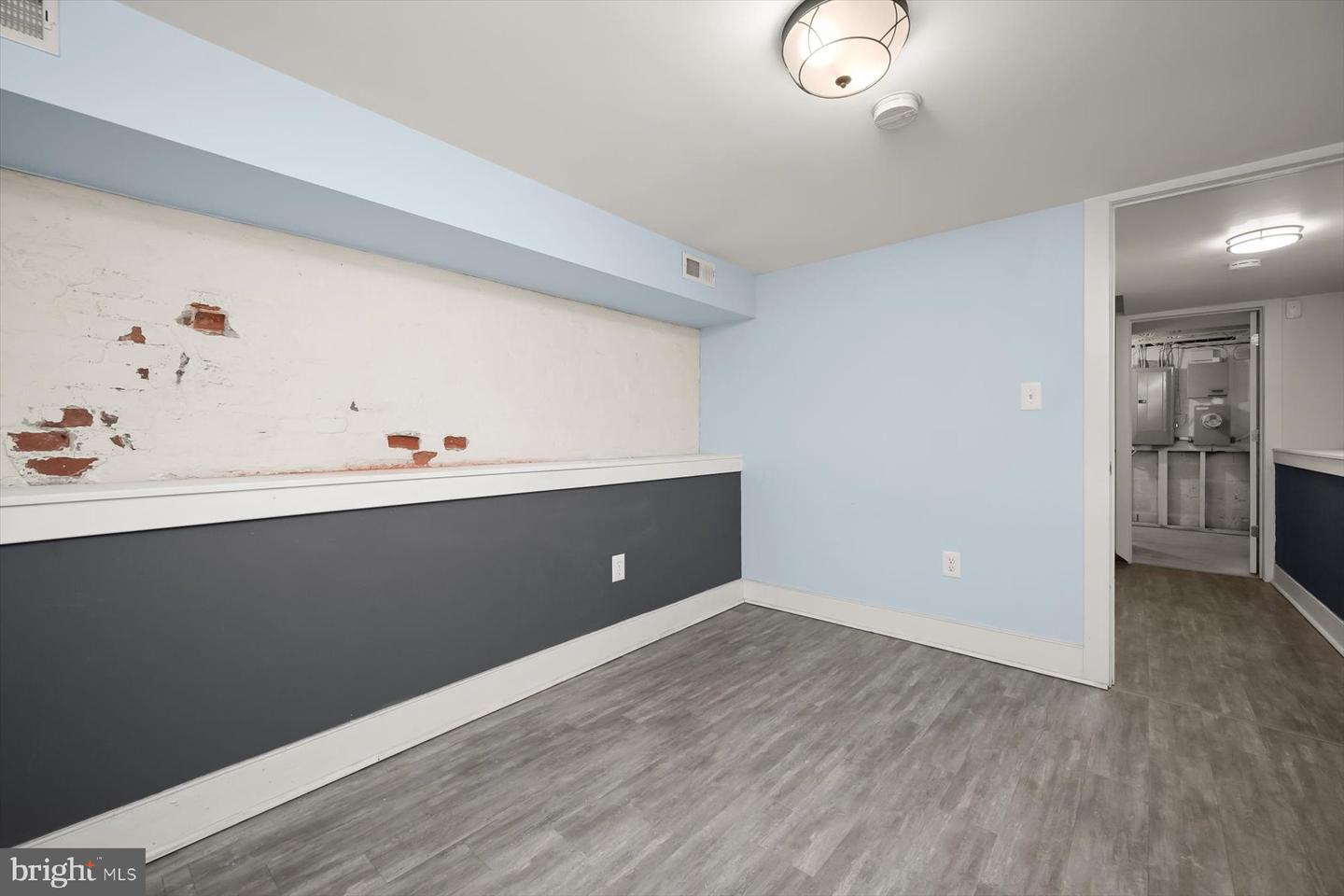 2406 E Fairmount Ave Property Photo 47