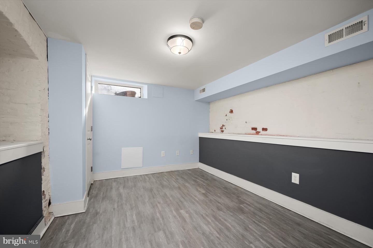 2406 E Fairmount Ave Property Photo 48