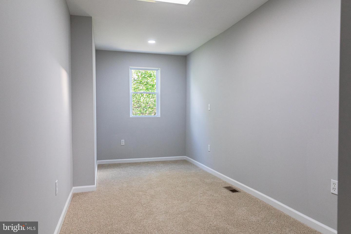 3021 Oakford Ave Property Photo 28