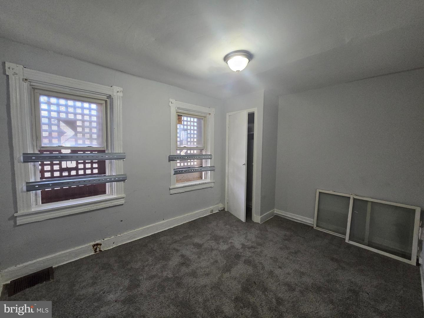 1628 N Washington St Property Photo 9