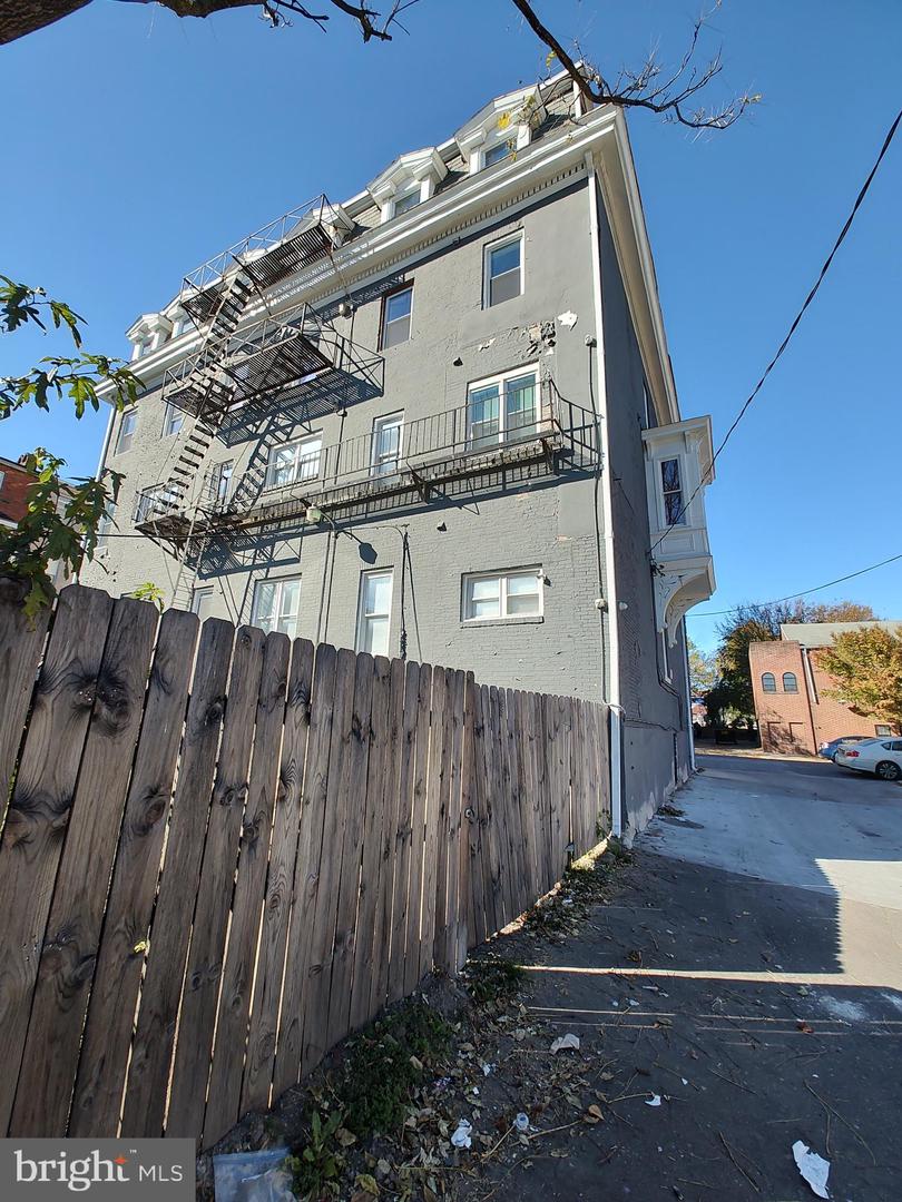 339 Bloom St Property Photo 29