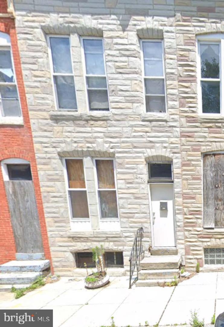 2126 W Fairmount Ave Property Photo