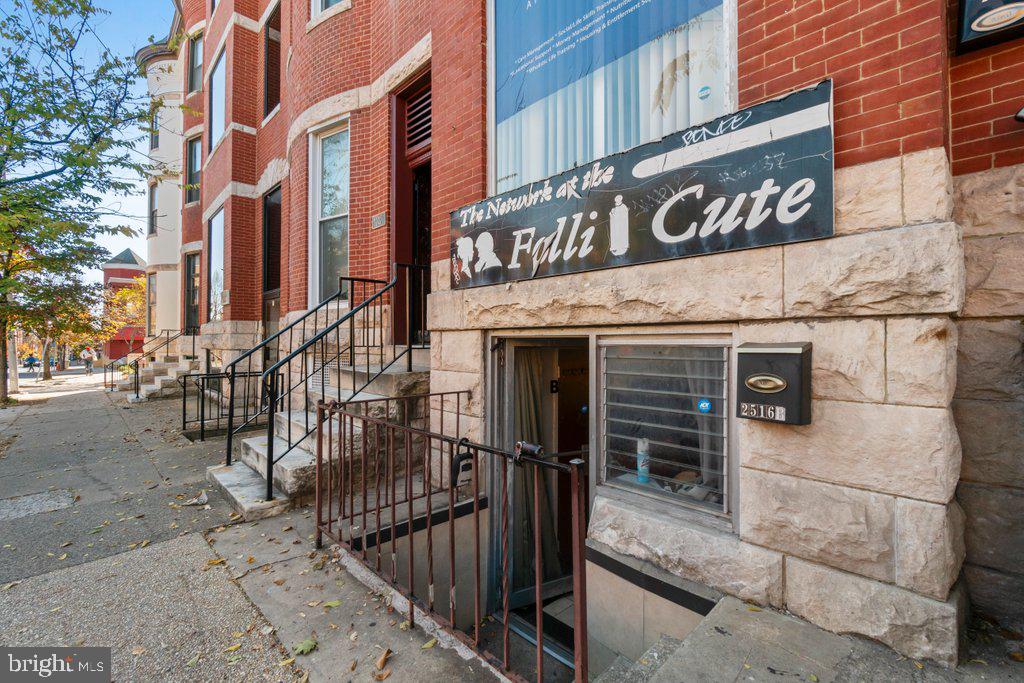 2516 N Charles St Property Photo 3