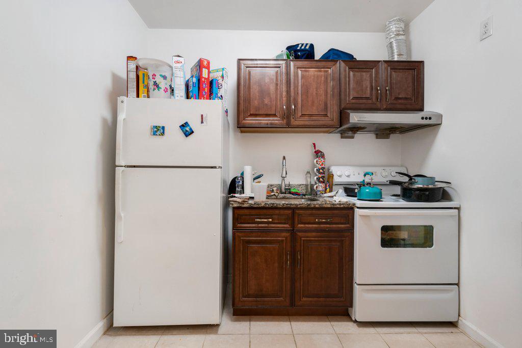 2516 N Charles St Property Photo 9