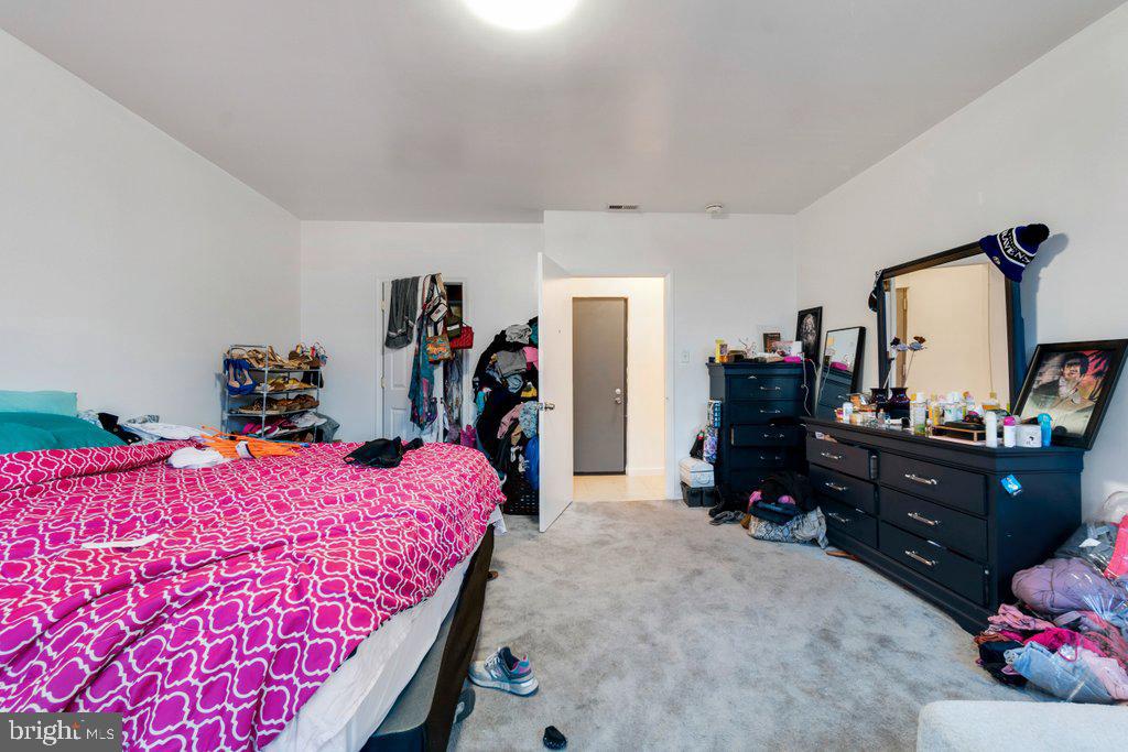 2516 N Charles St Property Photo 11