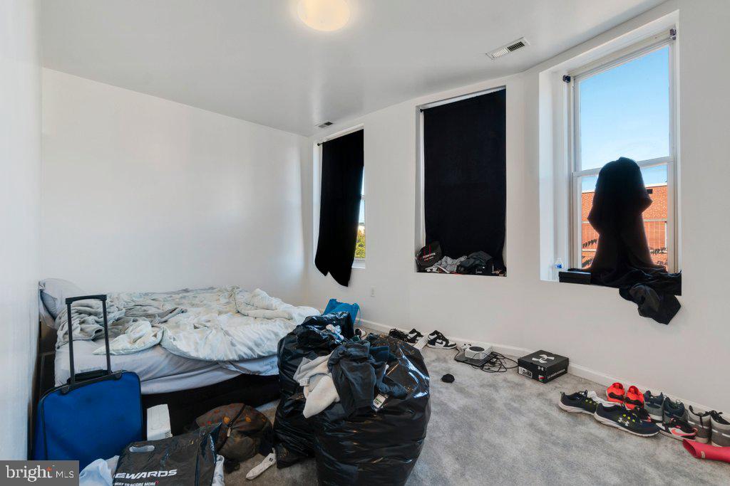 2516 N Charles St Property Photo 12