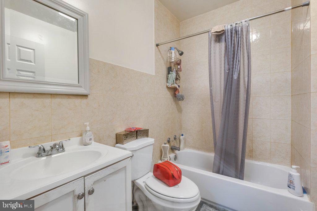 2516 N Charles St Property Photo 13