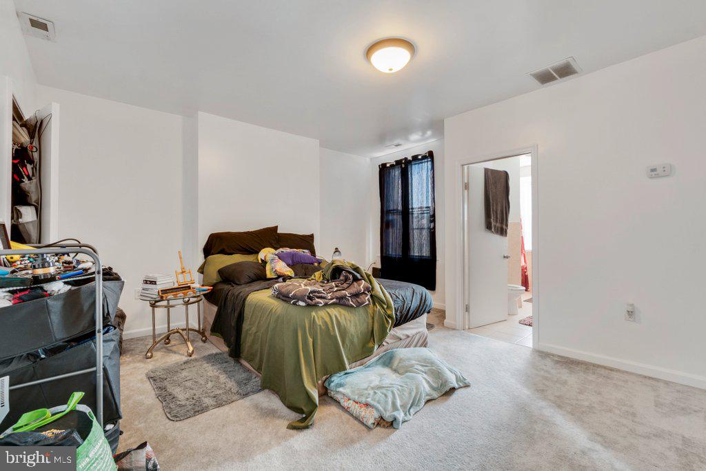 2516 N Charles St Property Photo 18