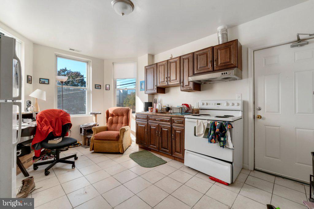2516 N Charles St Property Photo 22