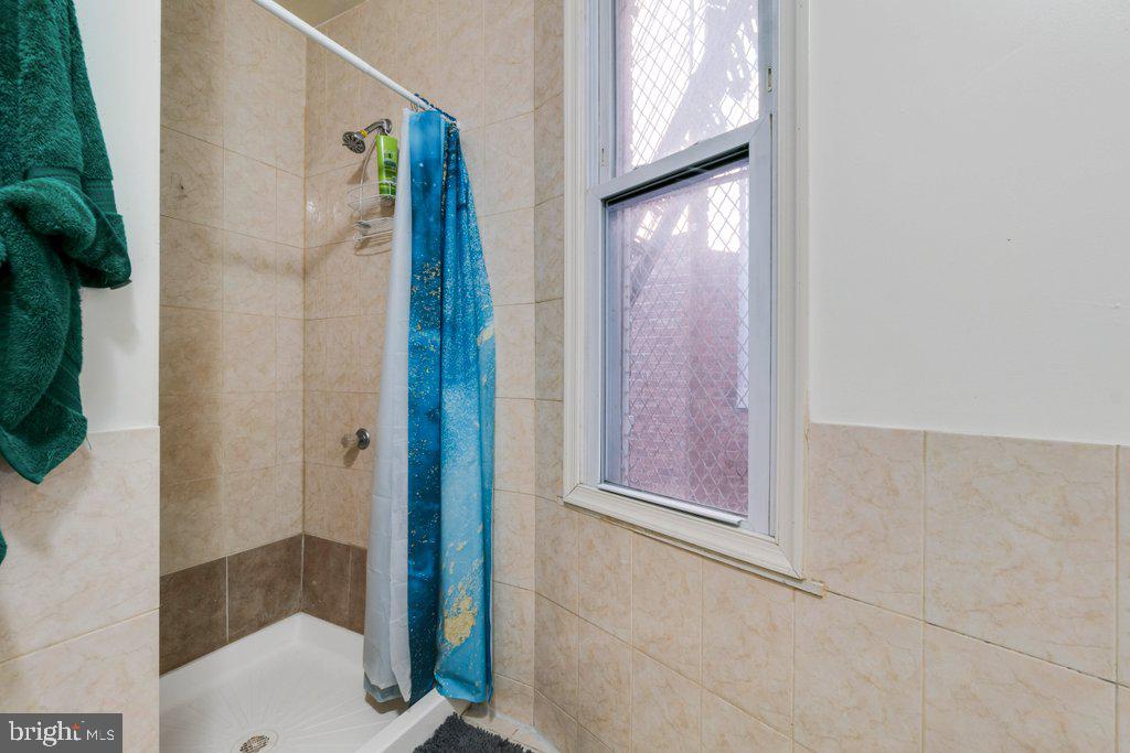 2516 N Charles St Property Photo 24