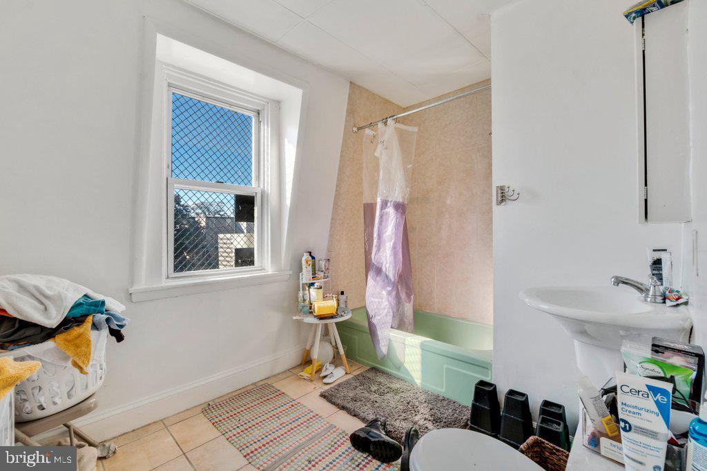 2516 N Charles St Property Photo 33