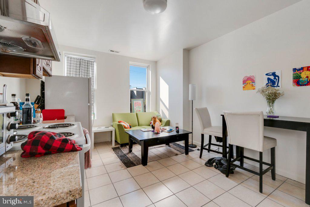 2516 N Charles St Property Photo 37