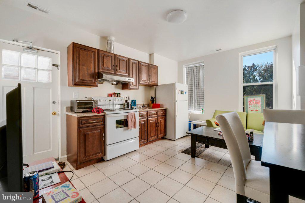 2516 N Charles St Property Photo 38