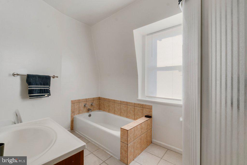 2516 N Charles St Property Photo 49