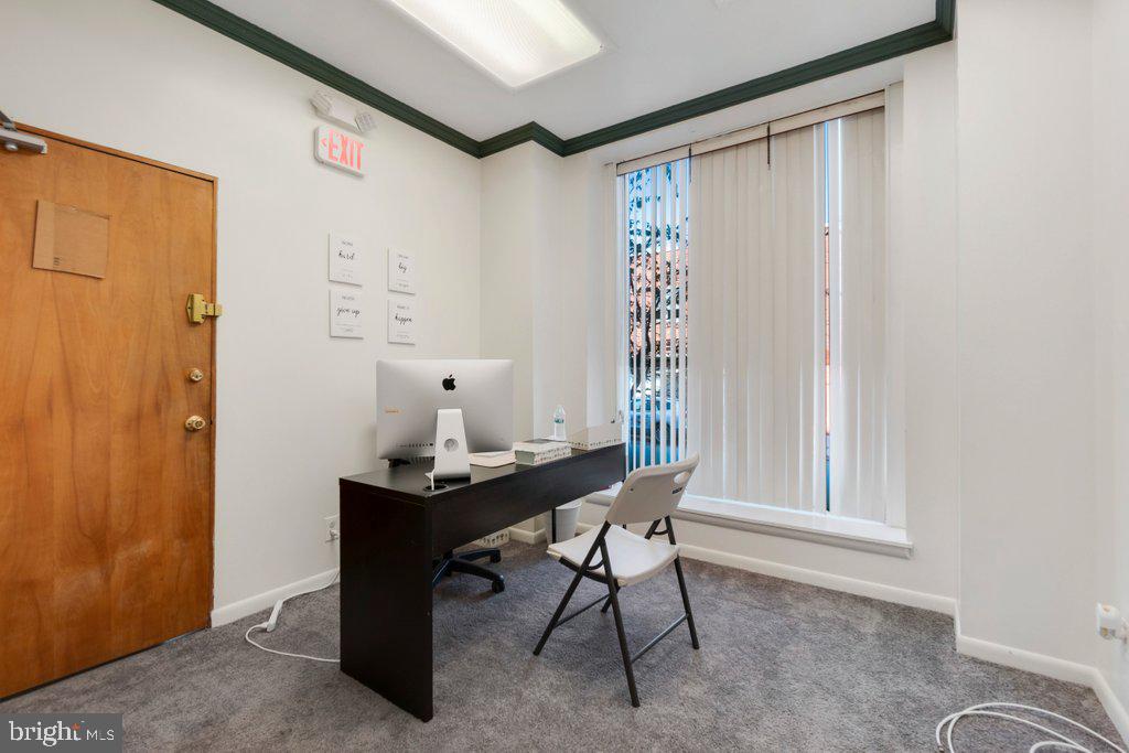 2516 N Charles St Property Photo 63