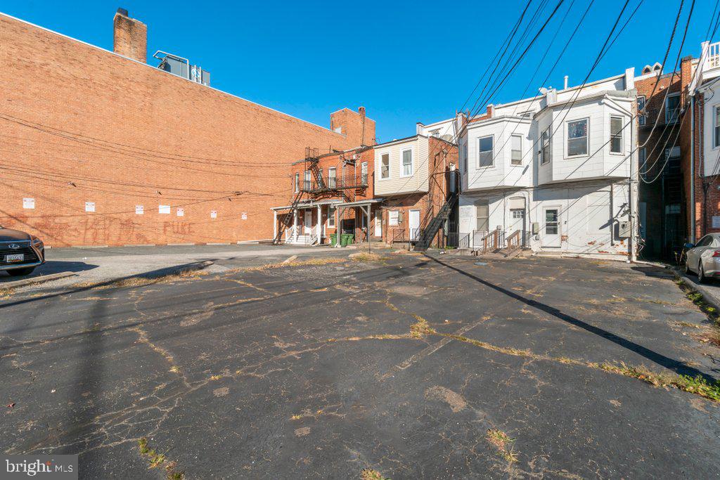 2516 N Charles St Property Photo 79