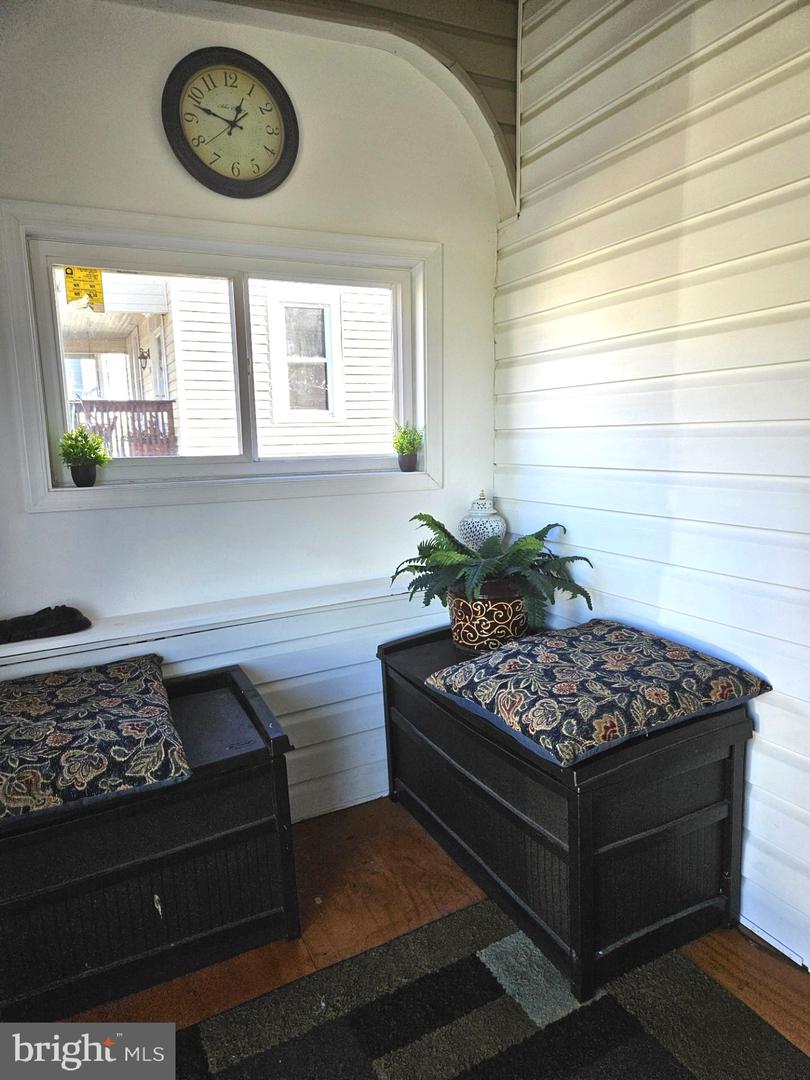 4507 Mainfield Ave Property Photo 2