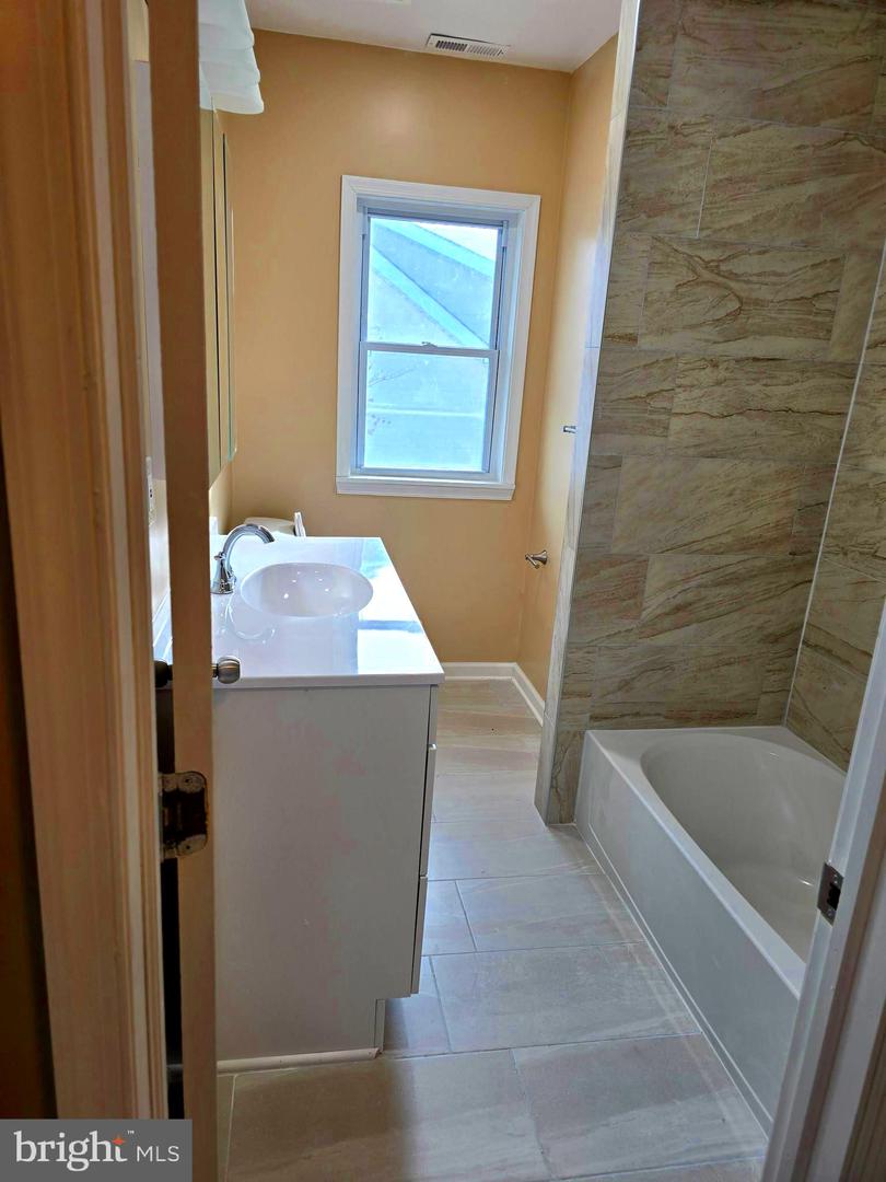 4000 Woodlea Ave Property Photo 10
